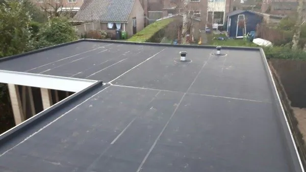Kunststof dakbedekking in Breda